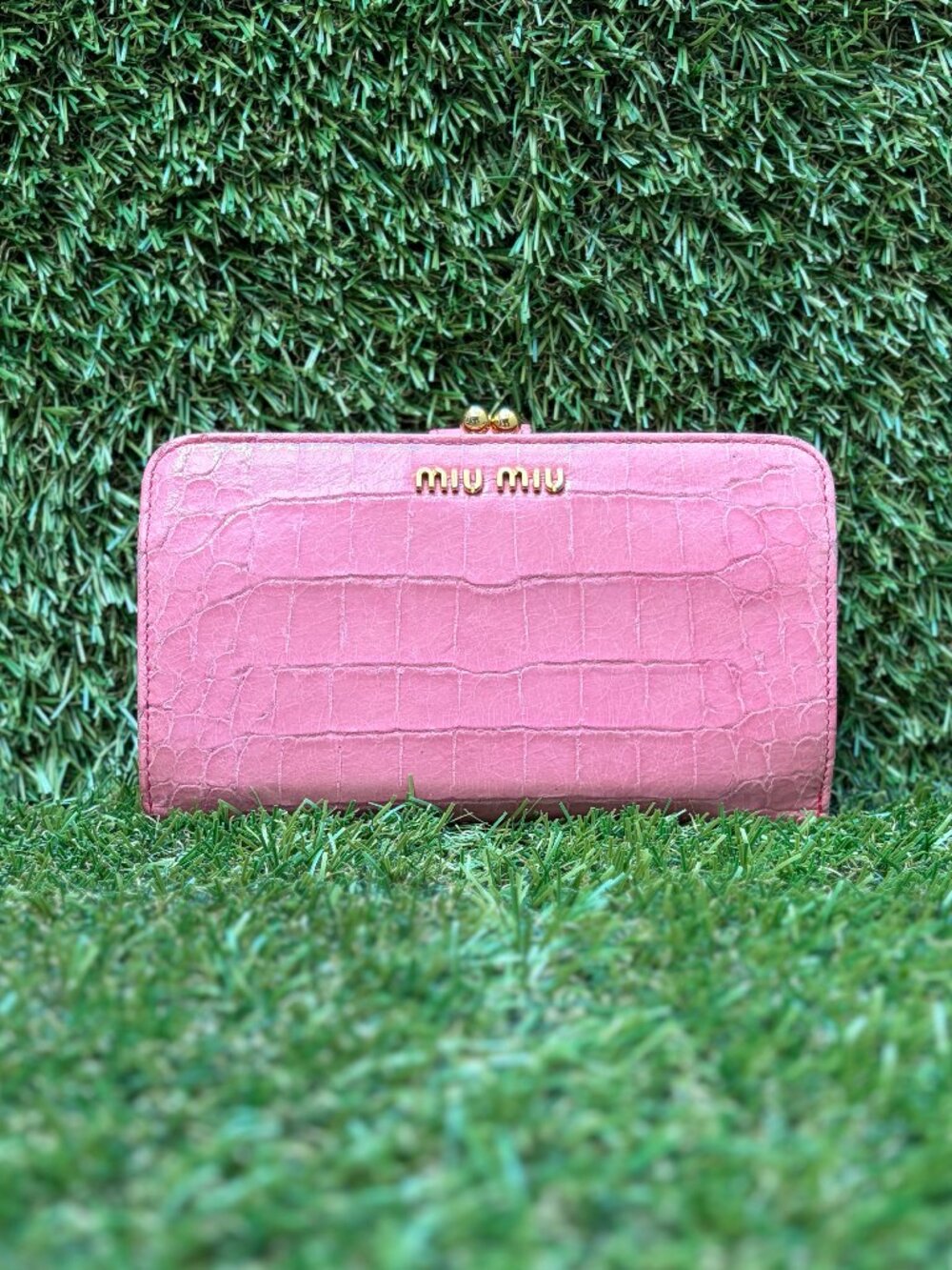 Miu Miu Pink Croc-Embossed Kiss-Lock Leather Wallet